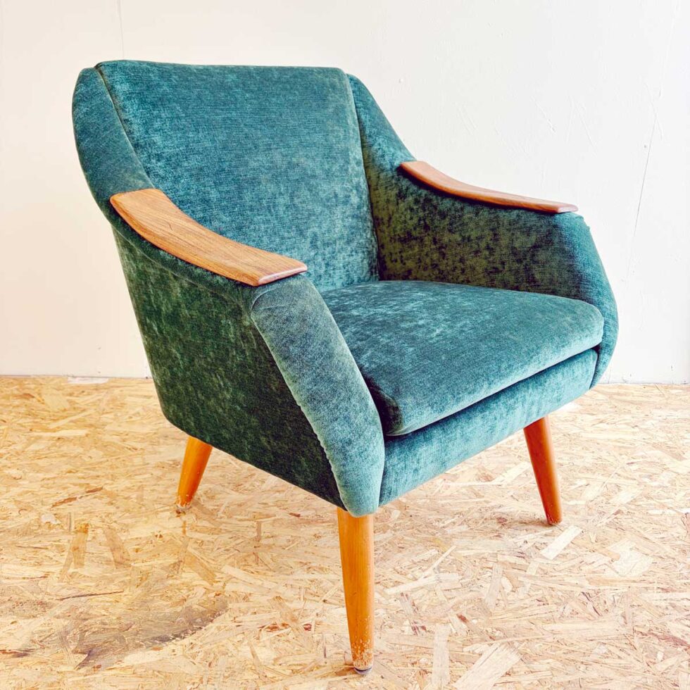 Stol i 60 talls design med grønn velour trekk